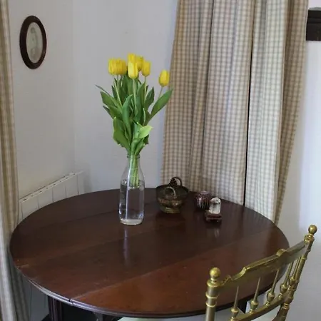 Apartment Le Garden Victoria - Canal & Cathedrale -30m2 & Garden